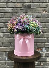 Цветочная композиция из Гипсофила и Розы в шляпной коробке в Монетный