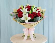 Букет цветов из:  Лилии и Розы в Монетный