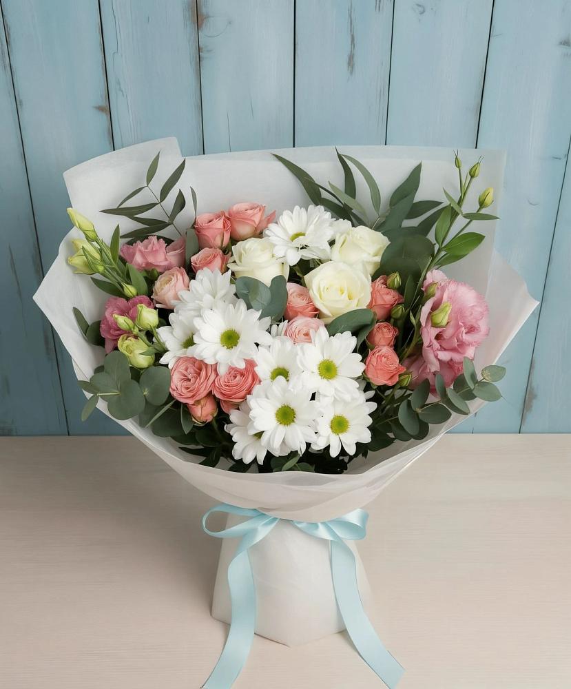 Букет цветов из: Розы, Лизиантусы и Хризантемы в Монетный