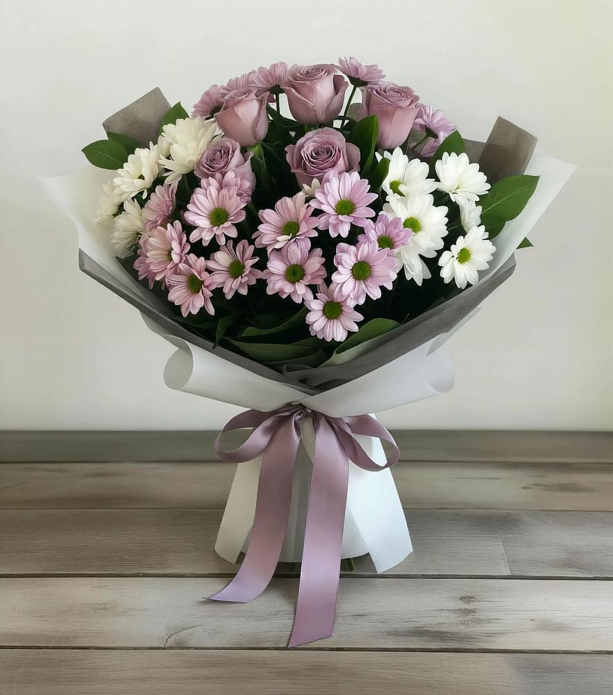 Букет цветов из: Хризантемы и Розы в Монетный