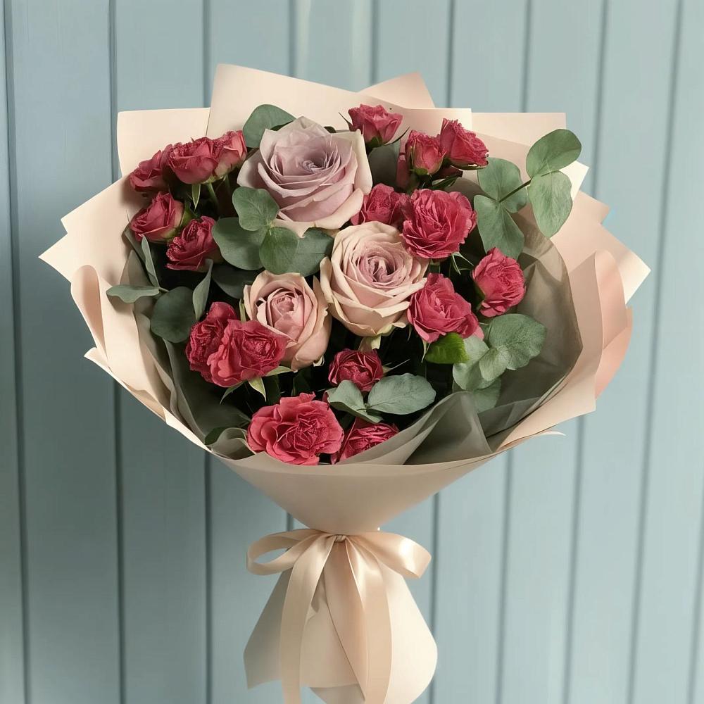 Букет цветов из: Гвоздики и Розы в Монетный