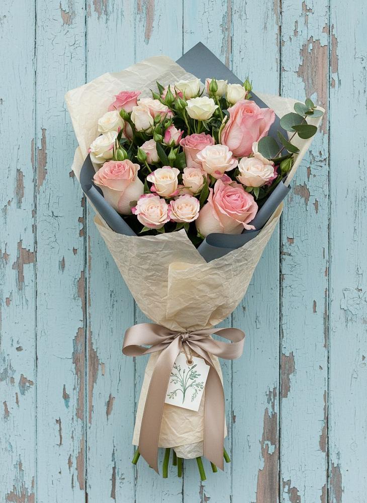 Букет цветов из: Розы в Монетный