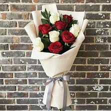 Букет цветов из:  Розы в Монетный