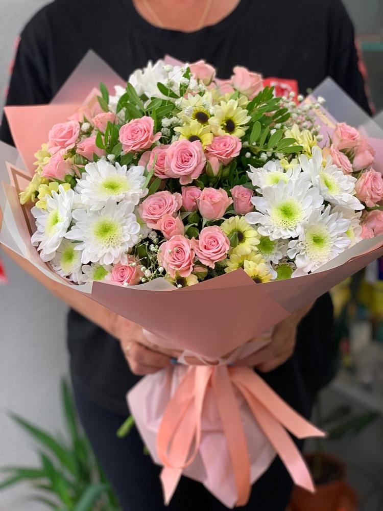 Букет цветов из: Розы и Хризантемы в Монетный