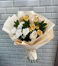 Букет цветов из:  Розы и Хризантемы в Монетный