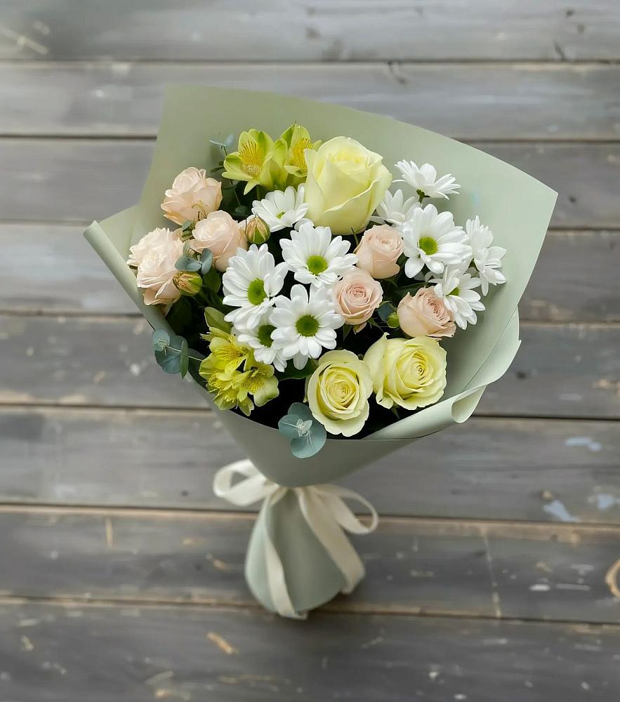 Букет цветов из: Альстромерии, Розы и Хризантемы в Монетный