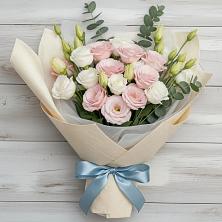 Букет цветов из:  Лизиантусы в Монетный