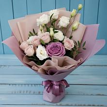 Букет цветов из:  Розы и Лизиантусы в Монетный