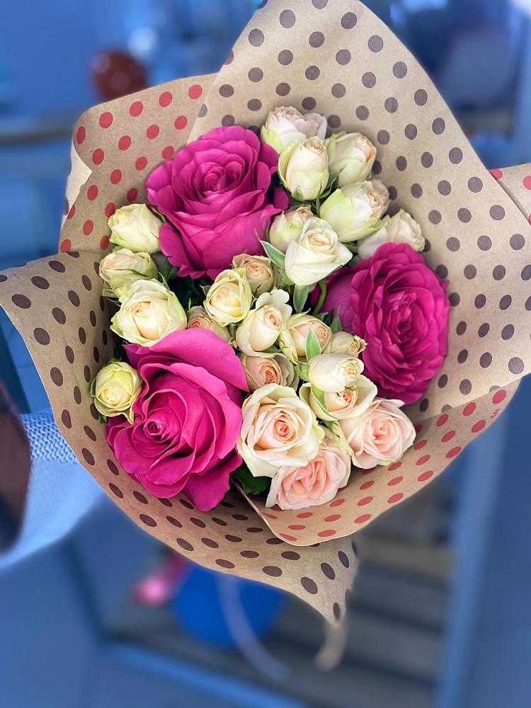 Букет цветов из: Розы в Монетный