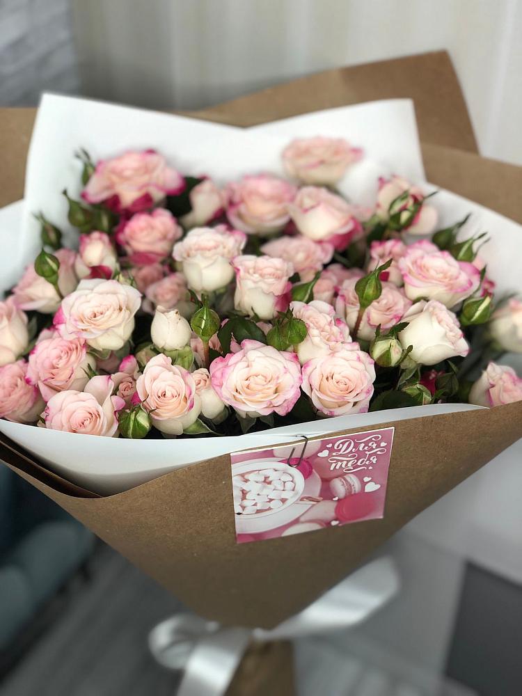 Букет цветов из: Розы в Монетный