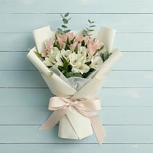Букет цветов из:  Альстромерии в Монетный