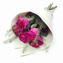 Букет цветов из:  Розы в Монетный