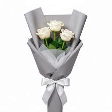 Букет 3 белые розы в Монетный