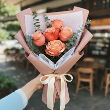 Букет цветов из:  Розы в Монетный
