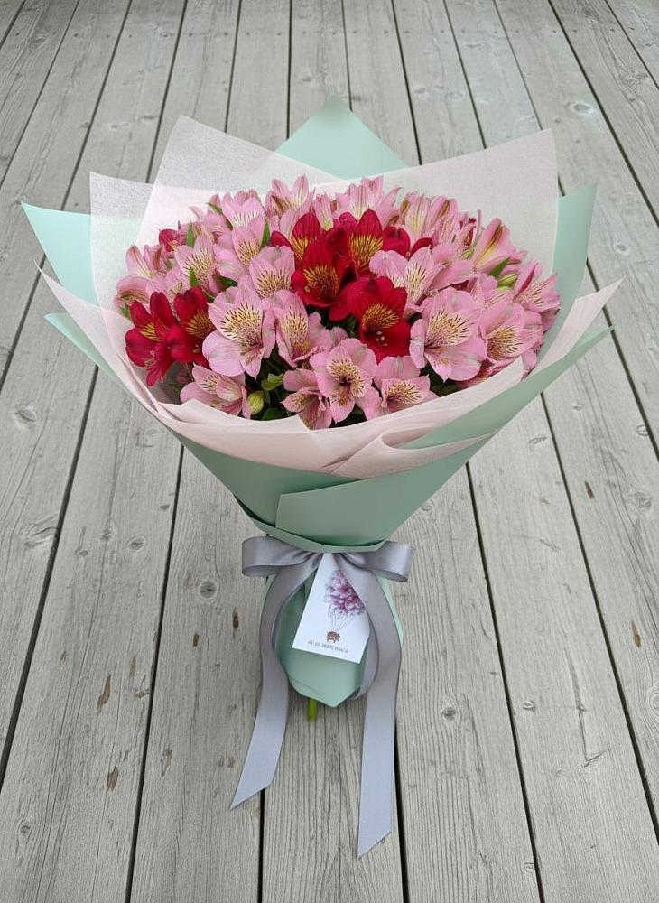 Букет цветов из: Альстромерии в Монетный