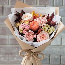 Букет цветов из:  Гвоздики, Хризантемы и Розы в Монетный