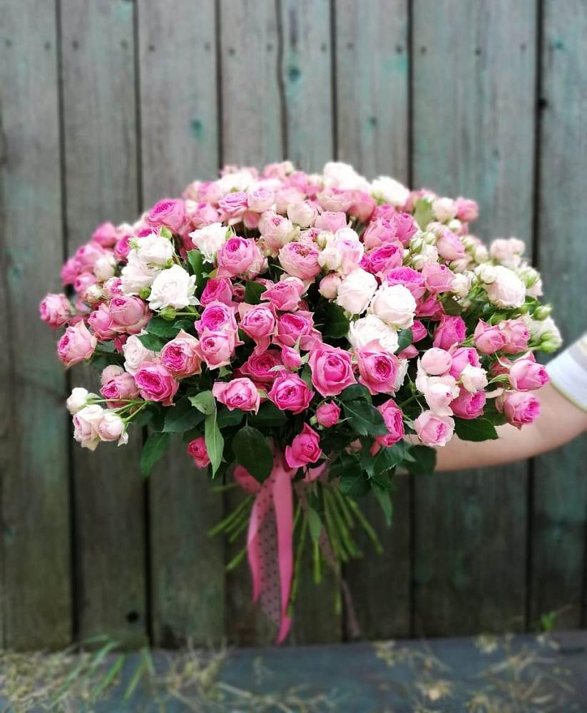 Букет Розовые кустовые розы Натали и Лав Лидия в Монетный