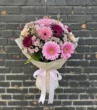 Букет цветов из:  Герберы и Хризантемы в Монетный