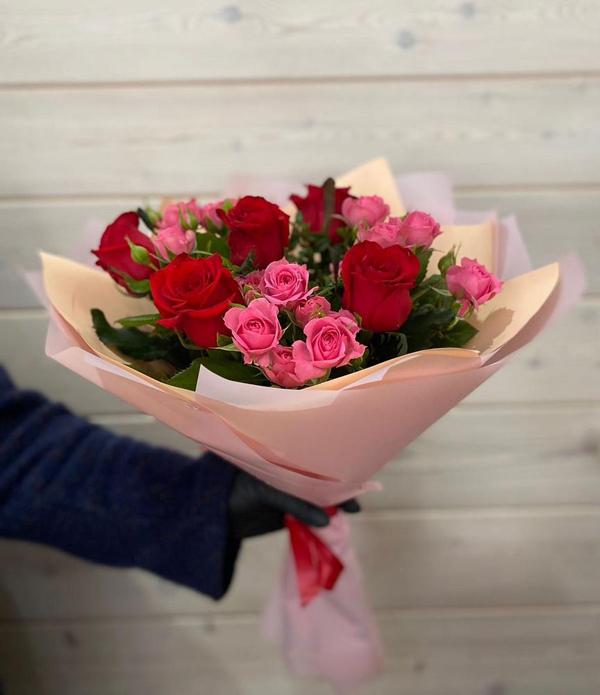 Букет цветов из: Розы в Монетный