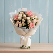 Букет цветов из:  Розы в Монетный