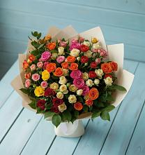 Букет Микс из разноцветных кустовых роз в Монетный